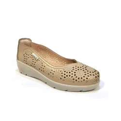 Laura Azaña C4 calados girasol 26813 Beige | Calzados Santa Clara
