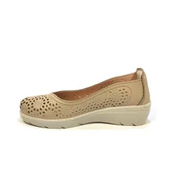 Laura Azaña C4 calados girasol 26813 Beige | Calzados Santa Clara
