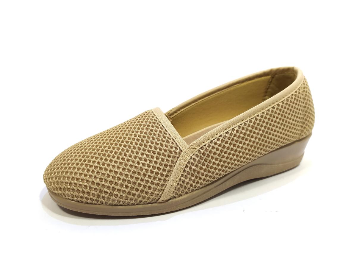 Zapatillas best sale doradas cerradas